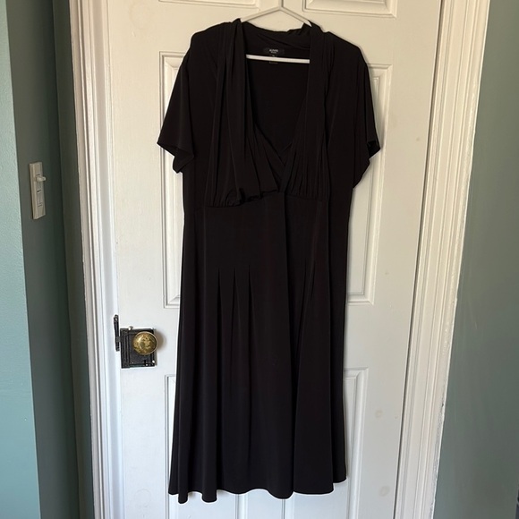 Alfani Dresses & Skirts - Alfani Black Midi Dress